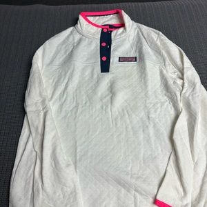 Barely worn Vineyard Vine Girls pullover.